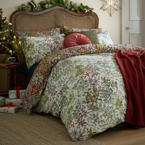 Laura Ashley Crossdale Christmas Berries Festive Red Duvet Cover Set